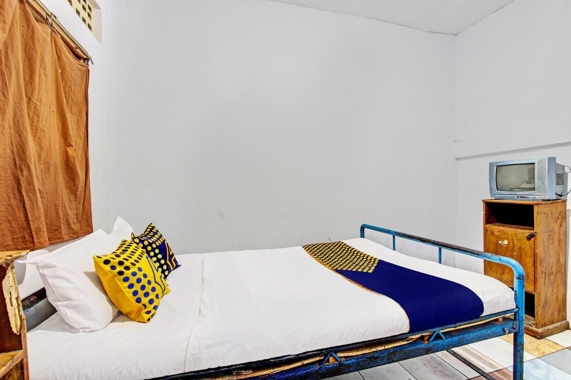 Spot On 92336 Hotel Sukowati Surakarta  Luaran gambar