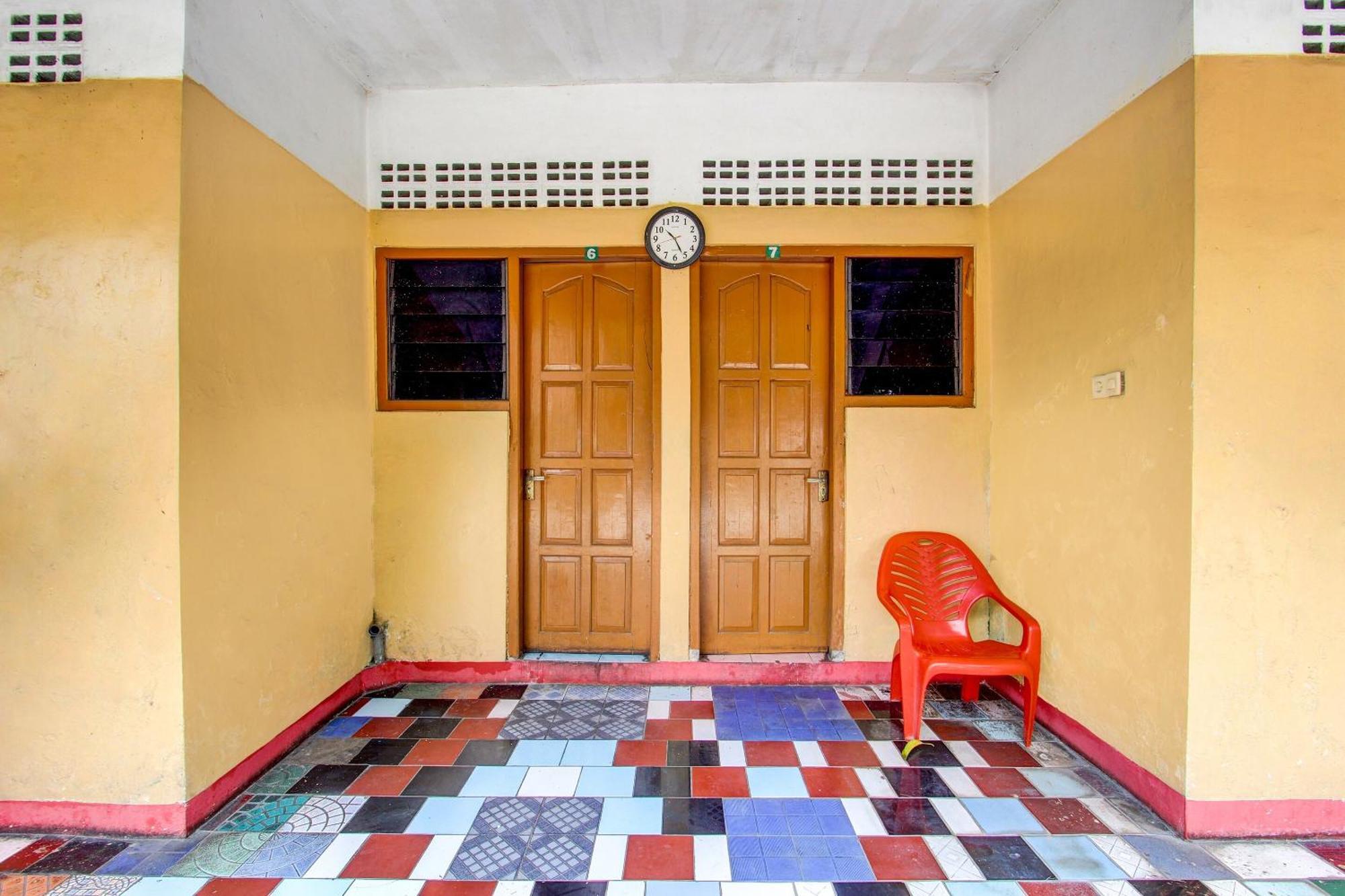 Spot On 92336 Hotel Sukowati Surakarta  Luaran gambar